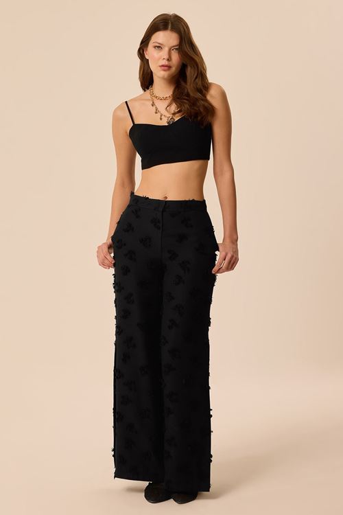 Yan Yırtmaçlı Kesikli Pantolon Siyah