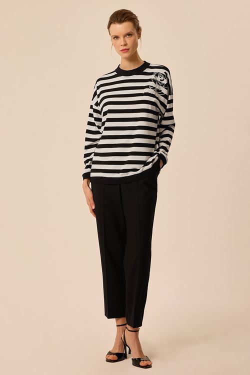 Çizgili Nakışlı Sweatshirt Siyah